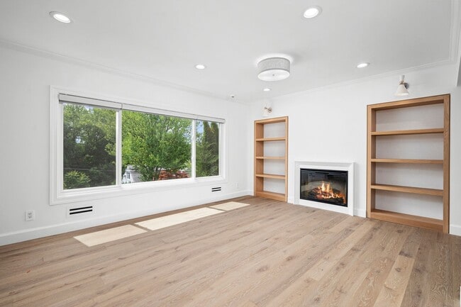 Photo - Spacious 3 Bed, 3 Bath House