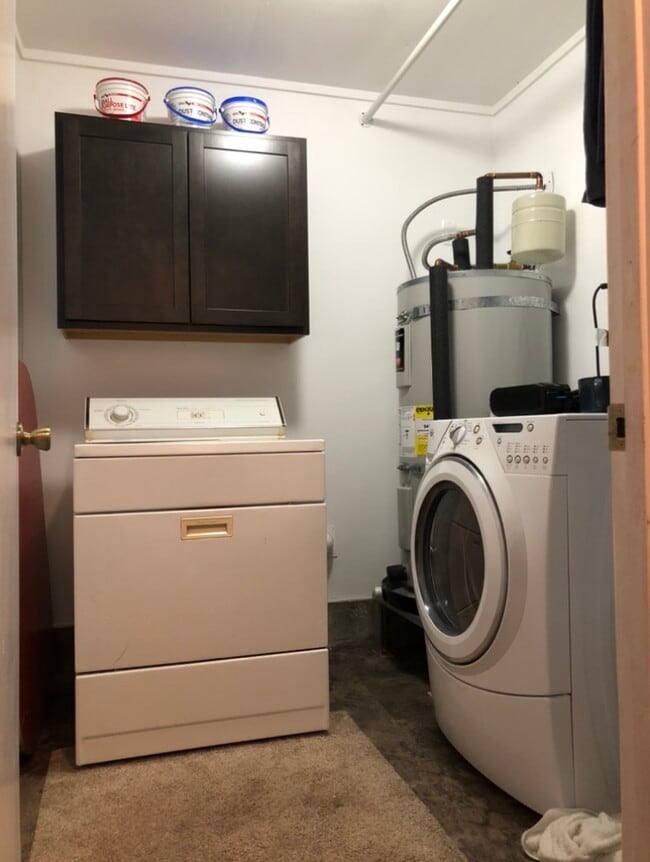 Large laundry room - 5123 Monticello Dr.