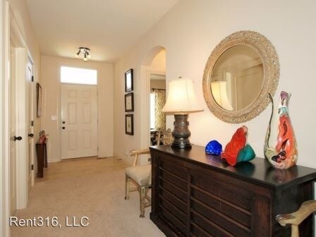 Foto del edificio - 1702 N Chapel Hill St