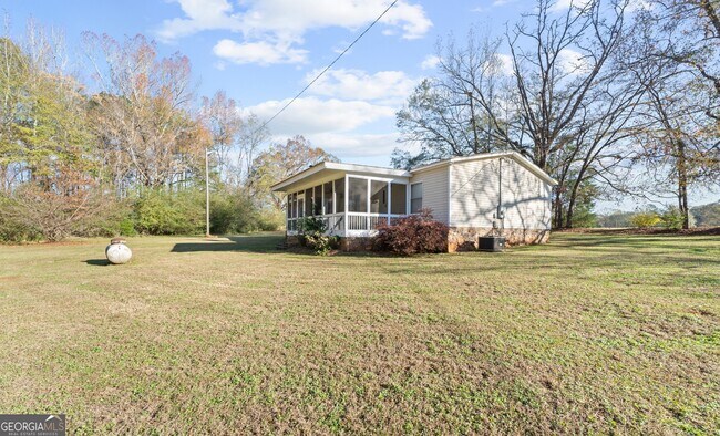 Foto del edificio - 2561 Calvin Rd