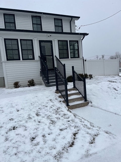 Building Photo - 112 Thurber St