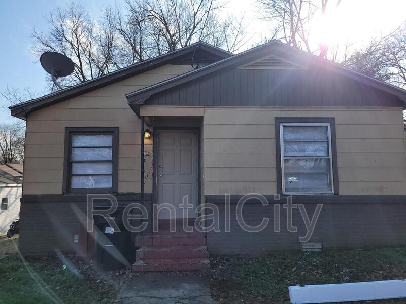 105 W Tickle St, Dyersburg, TN 38024 House for Rent in Dyersburg, TN