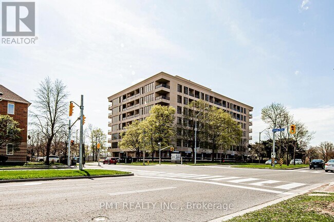 Photo du bâtiment - 1-601 Leaside Park Dr