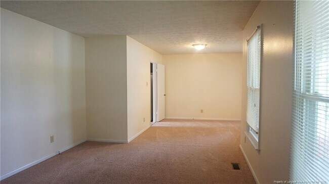 Foto del edificio - 6519 Grist Mill Rd