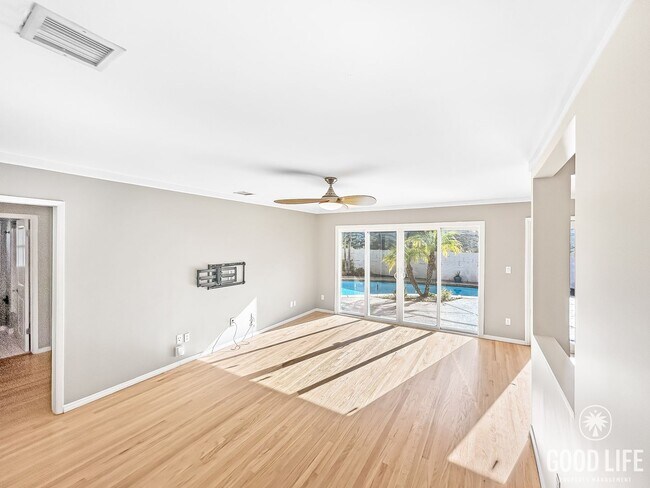 Foto del edificio - Great 3B/2BA House in Allied Gardens with a Pool!