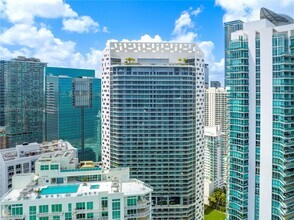 Building Photo - 1300 Brickell Bay Dr