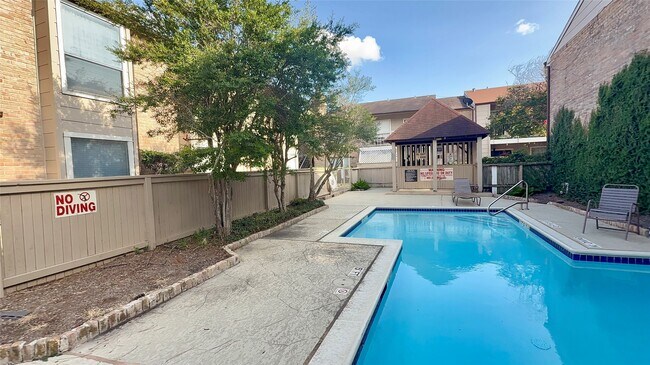Building Photo - 2100 Wilcrest Dr