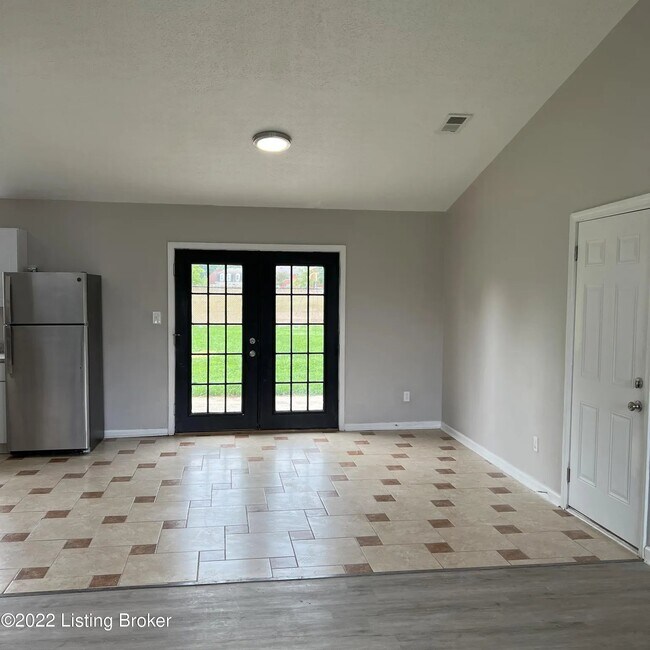 Building Photo - 4613 Beechbrook Rd