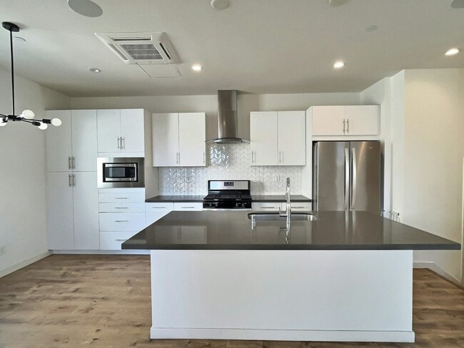 Building Photo - 475 Tailoff Ln