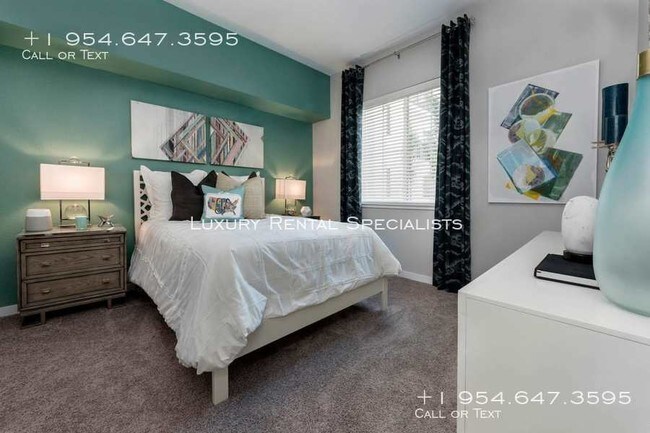 Building Photo - Modern Luxury