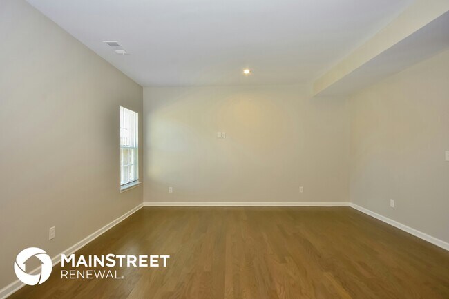 Foto del edificio - 556 Goodman Dr