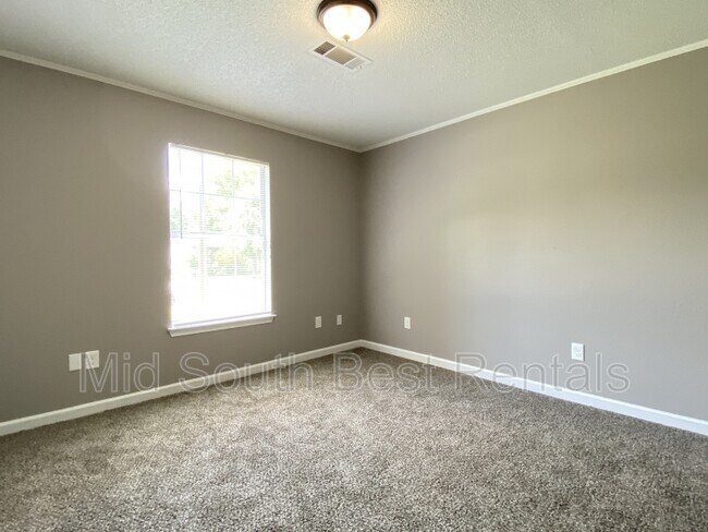 Foto del edificio - 6602 Dove Ln