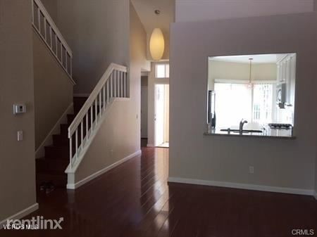 Building Photo - 2 br, 3 bath House - 4827 La Vella Dr