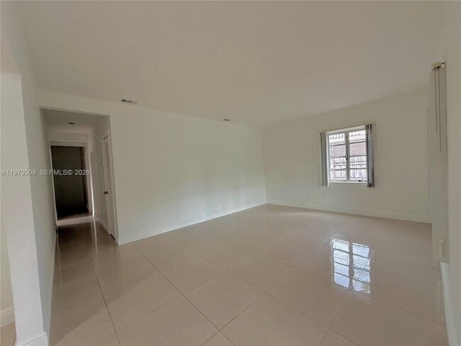 Foto del edificio - 435 NW 44th Ave