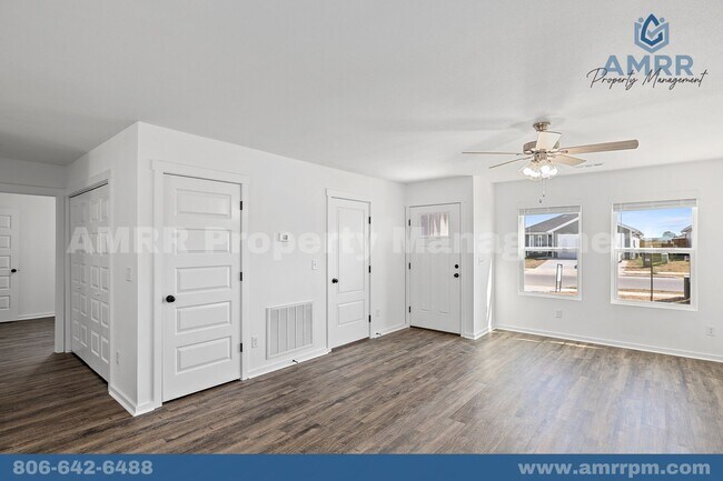 Foto del edificio - 700 Short Leaf Ln