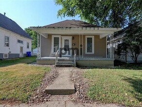 Building Photo - 1753 E Clay St