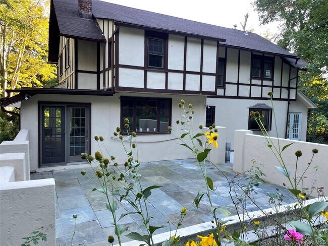 Foto del edificio - 1 Edgehill Rd