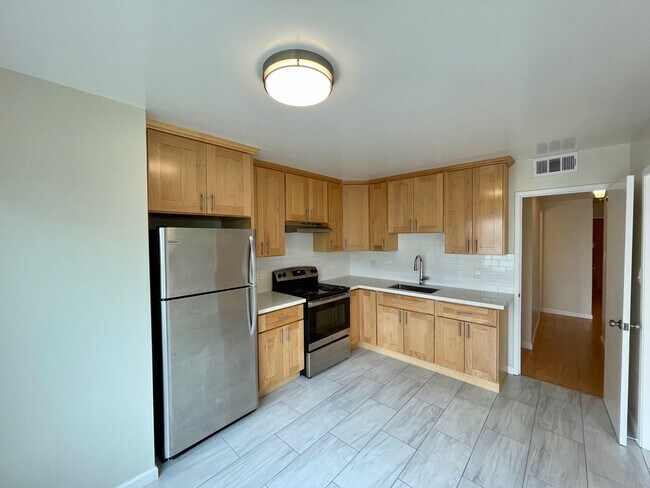Building Photo - 438 25th Avenue (1098r)