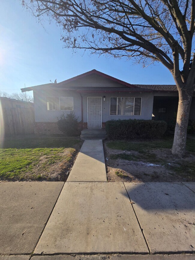 Building Photo - 1915 Celeste Ct