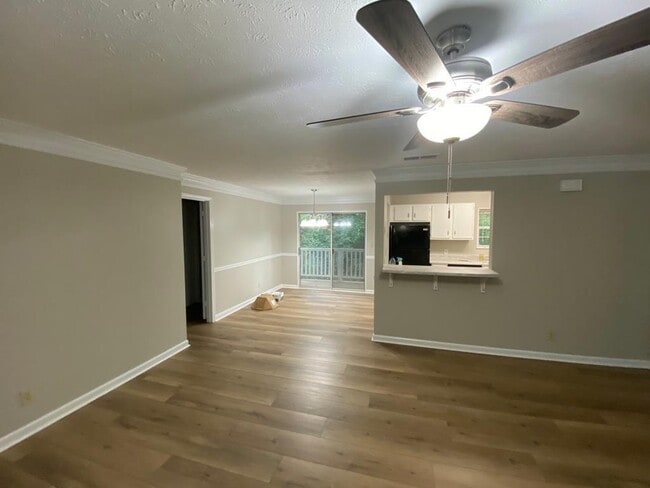Building Photo - 102 Sterling Ct