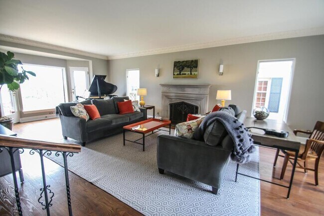 Foto del edificio - 4108 N Lake Dr