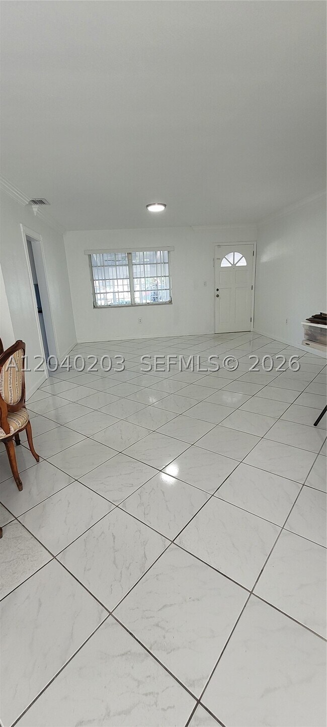 Building Photo - 5200 SW 89th Pl