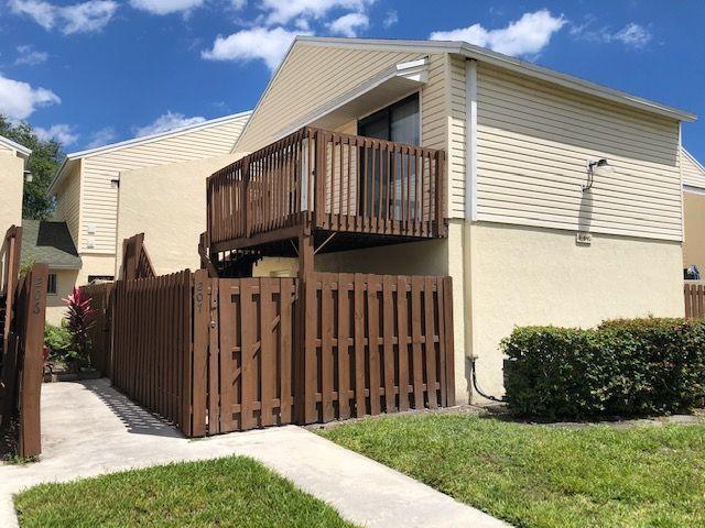 Foto del edificio - 645 Executive Center Dr