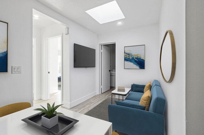 UNIT 4 - AVAILABLE NOW - 850 N. Van Ness Ave.