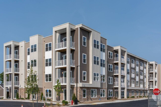 Foto del edificio - Slade Farm Residences