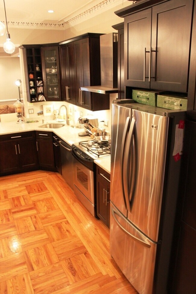 Foto del edificio - Lavish 3 Bed 2.5 Bath Condo with All the B...