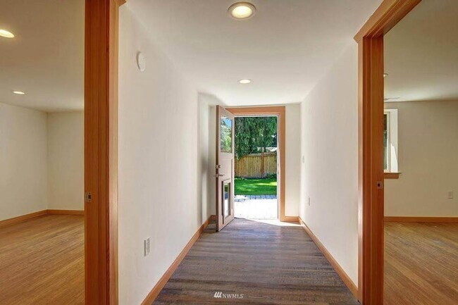 Foto del edificio - Lake city