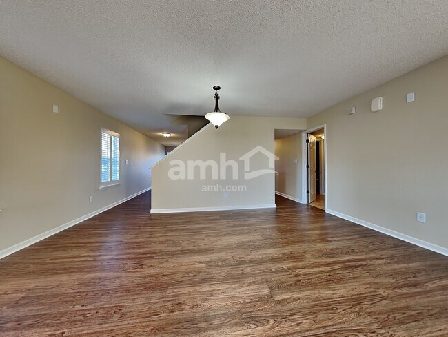 Foto del edificio - 12516 Old Pond Rd