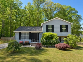 Building Photo - 10910 Chesterwood Dr