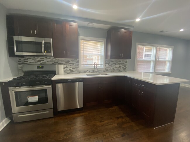 Foto del edificio - 4449 N Kildare Ave