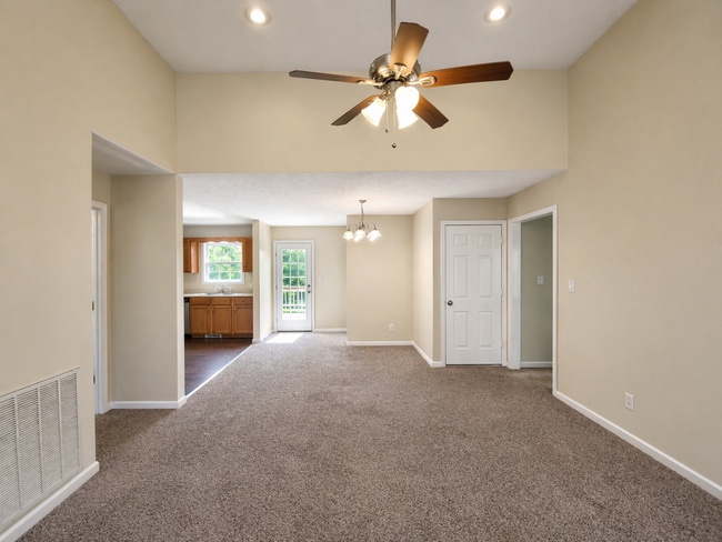 Building Photo - 994 Bobcat Dr