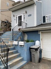 Building Photo - 211 Mary Lou Ave