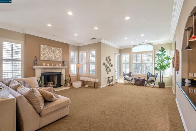 Building Photo - 5348 Silver Garden Way