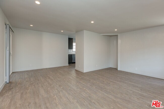 Foto del edificio - 1101 S Bronson Ave