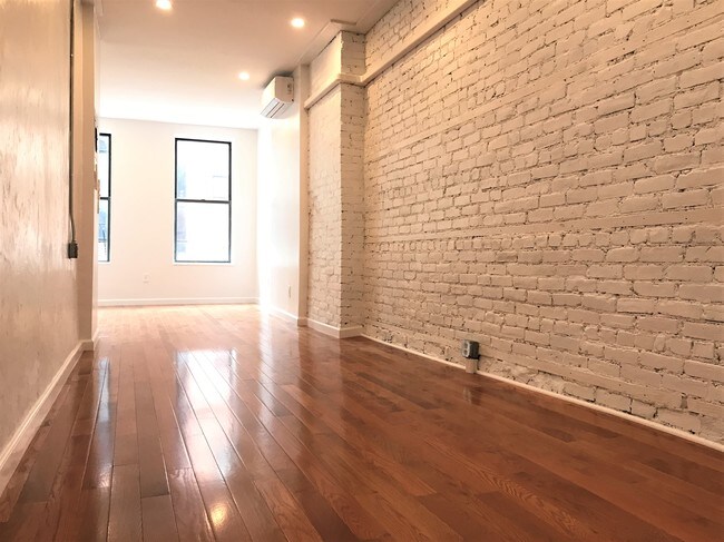 Building Photo - 81 Mott St