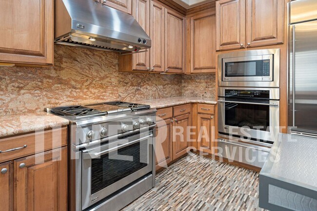 Foto del edificio - Luxurious Tuscan Style 3 Bedroom Home in P...