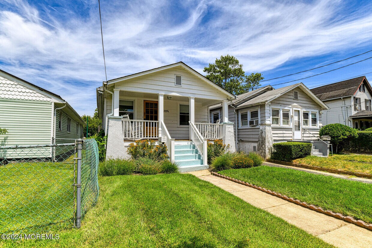 Foto principal - 1225 6th Ave