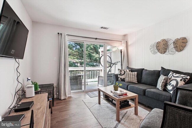 Foto del edificio - 8505 Barrington Ct