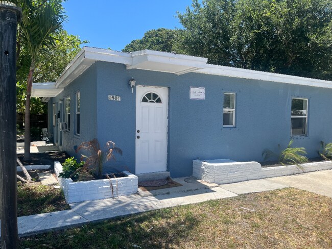 Building Photo - 1501 N Andrews Ave