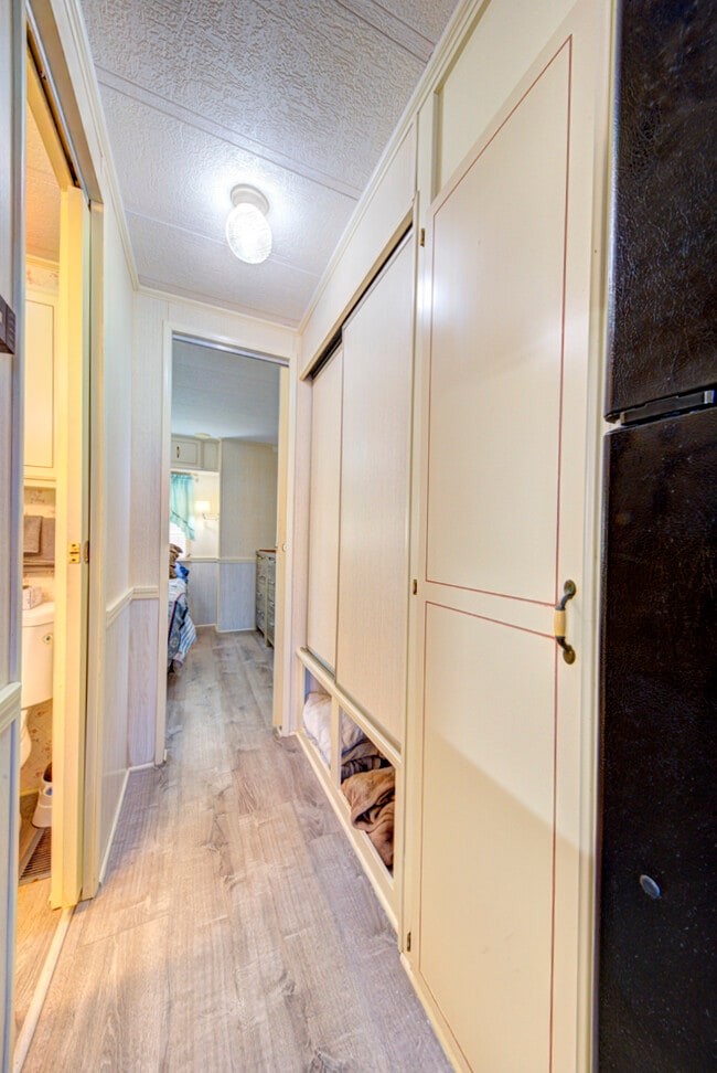 Building Photo - 283 Buffalo Pl