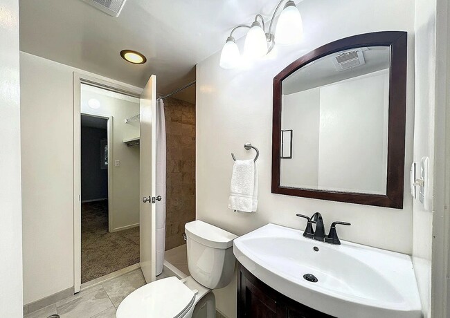 Building Photo - 11633 Sun Cir Way