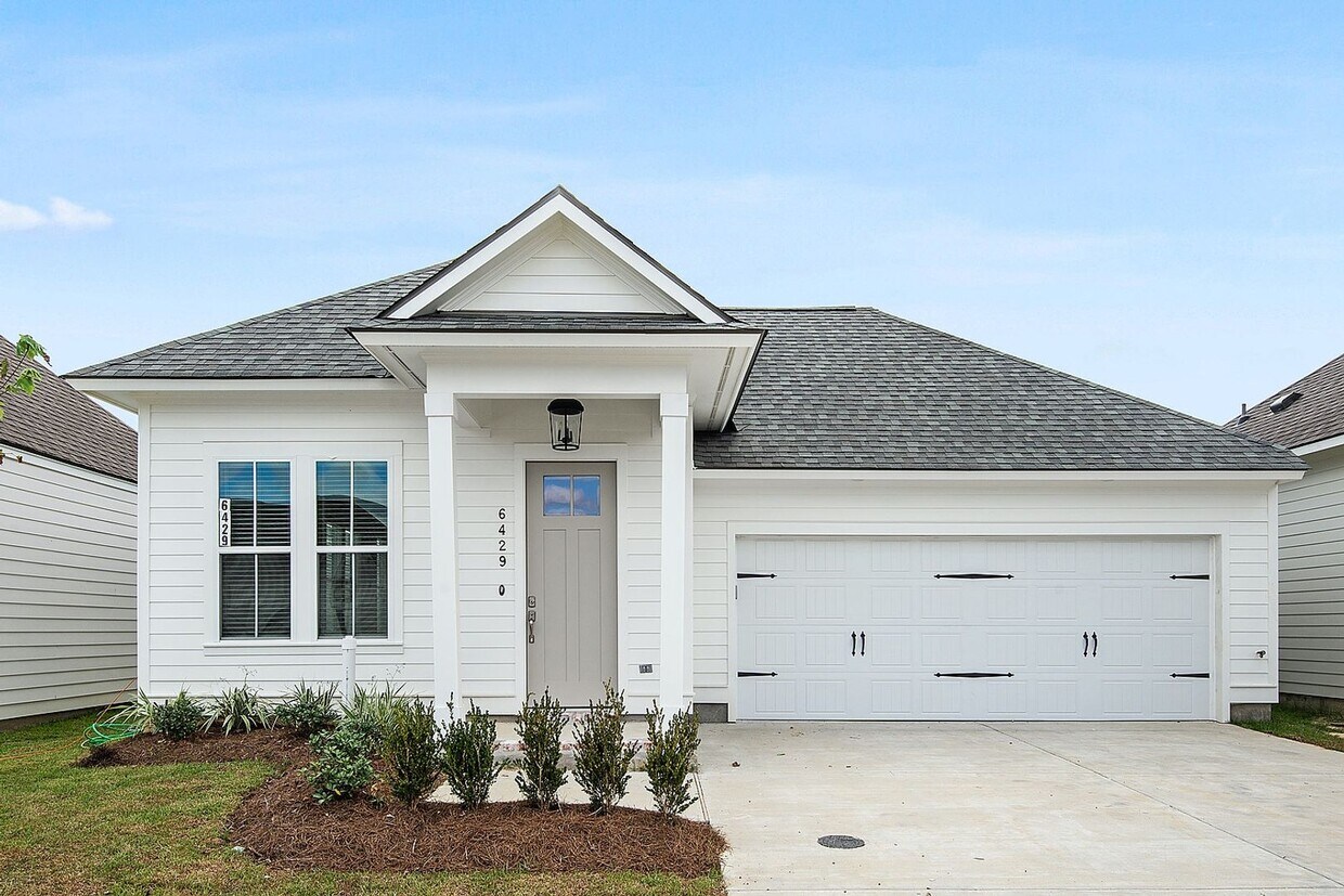 Foto principal - Beautiful 3 bedroom plus office!