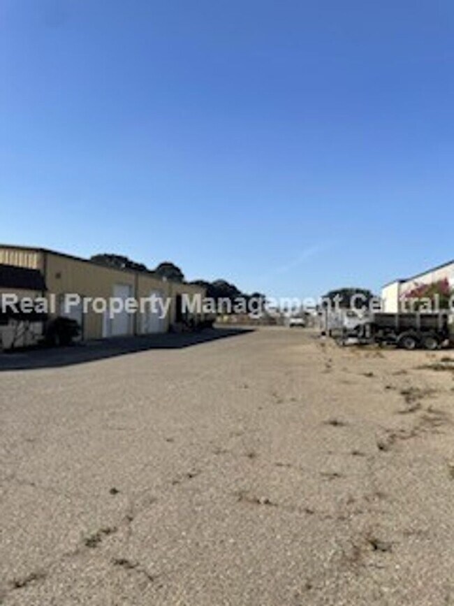 Building Photo - 1101 Pike Ln