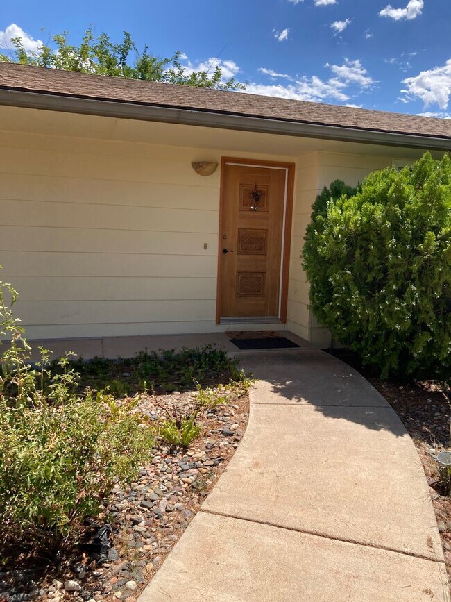 Foto del edificio - Lovely West Sedona home with large fenced ...