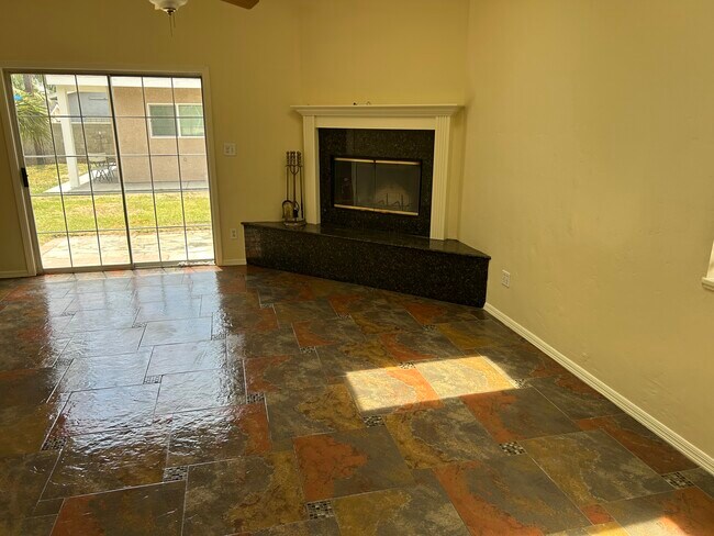 Foto del edificio - 1332 Maynard Dr