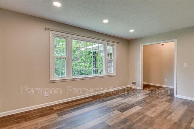 Foto del edificio - 2212 Glendale Rd